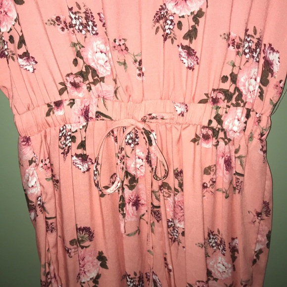 Spring time romper - Picture 3 of 3